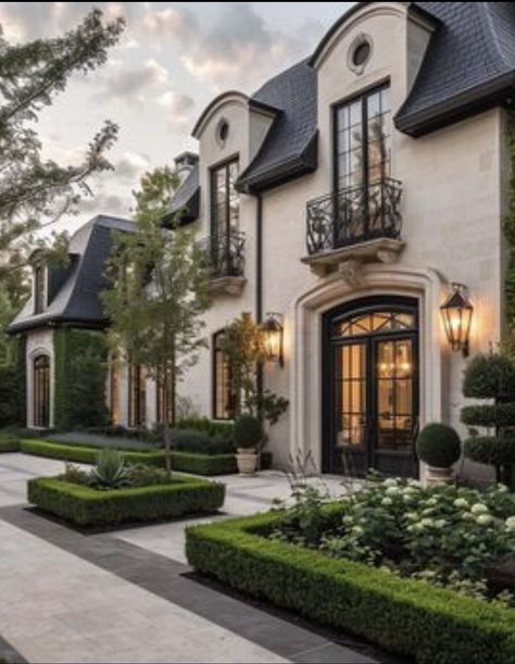 French Modern Exterior, French Chateau Exterior, Modern French Country Exterior, French Country House Exterior, Modern French Chateau, French Modern Home, Country House Exterior, French Mansion, French Provincial Home