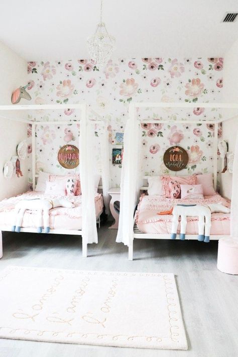 Sister Room Ideas Shared Bedrooms, Whimsical Girls Bedroom, Sisters Bedroom Ideas, Sharing A Bedroom, Sister Bedroom, Shared Girls Room, Sister Room, Shared Girls Bedroom, Big Girl Bedrooms