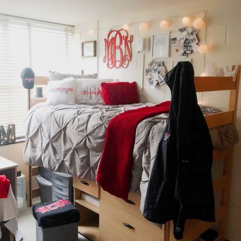 #NC #NorthCarolina #NCState #DormRoom #Dorm #NCStateUniversity #UniversityLife #CollegeLife Nc State Dorm Room Ideas, Nc State Aesthetic, Nc State Dorm, College Freshman Dorm, Red Dorm, Dorm Layout, Dorm Room Checklist, College Bedroom Decor, Cozy Dorm