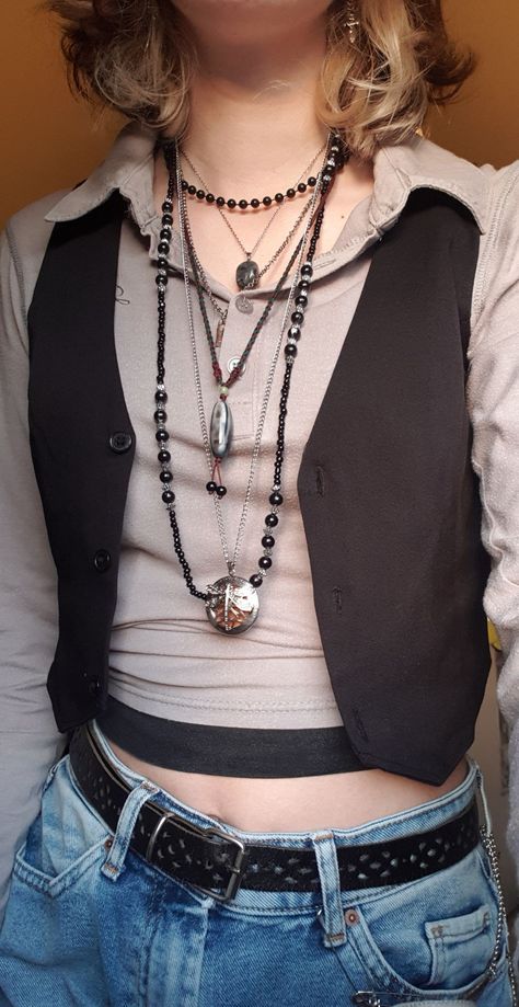 Dark Pirate Aesthetic Outfit, Modern Western Aesthetic Outfit, Vest Grunge Outfit, Western Themed Outfits, Pirate Core Outfits Modern, Modern Pirate Aesthetic Outfit, Casual Pirate Outfit, Pirate Inspired Outfits Casual, Modern Pirate Aesthetic