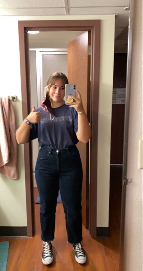 thrifted vintage nike tshirt, thrifted wide leg navy blue courdaroy jeans, high top black converse, layered silver necklaces, scrunchie Monochrome Blue Outfit, College Fits, Black Converse, Black High Tops, Layered Necklaces Silver, Nike Tshirt, Blue Outfit, Vintage Nike, Scrunchies