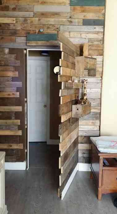 Secret Room Ideas, Gömda Rum, Dold Dörr, Skjulte Rum, Secret Room, Safe Room, Hidden Rooms, Secret Door, Wooden Pallet Projects