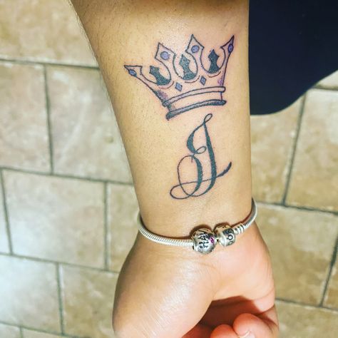 Crown tattoo with J i initial Initial J Tattoo Ideas, Letter A Tattoo With Crown, J Crown Tattoo, J With A Crown Tattoo, Letter J With Crown Tattoo, R With A Crown Tattoo, Letter J Tattoo Ideas, Crown And Initial Tattoo, J Initial Tattoo