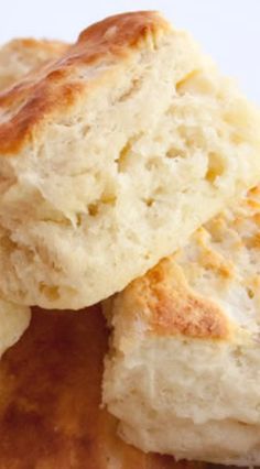 Fluffy Buttermilk Biscuits, Foodie Lover, Homemade Biscuits Recipe, Biscuit Bread, Paleo Recipe, Biscuit Rolls, Homemade Biscuits, Biscuits And Gravy, Buttermilk Biscuits