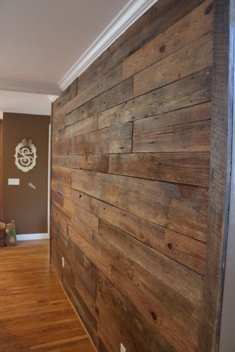 Headboard Kitchen, Wood Accent Wall Bedroom, Barnwood Accent Wall, Walls Interior Design, Barnwood Ideas, Wood Shiplap Wall, Wood Walls Living Room, Reclaimed Wood Accent Wall, Wooden Accent Wall