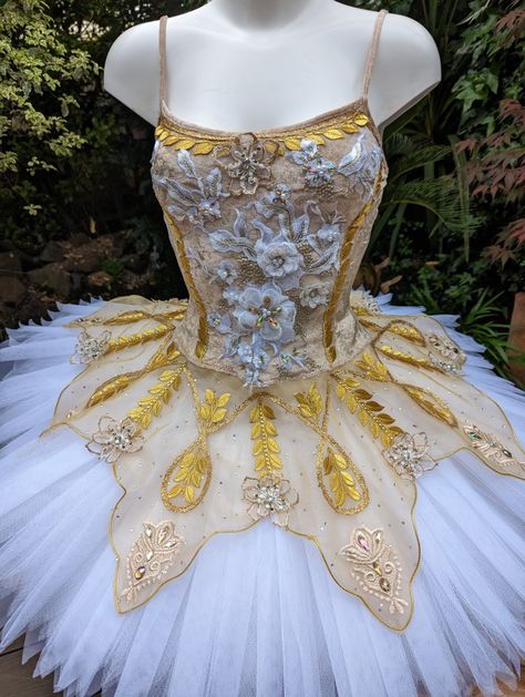 Ballet Performance Outfit, Ballet Costumes Tutus, Ballet Inspired Fashion, Classical Ballet Tutu, Yacht Sailing, Ballet Tutus, Gold Tutu, Ballet Russe, Dance Tutus