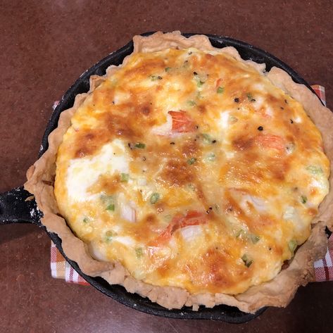 Crab And Shrimp Quiche, Shrimp Quiche Recipes Easy, Seafood Breakfast Recipes, Shrimp Quiche Recipes, Seafood Brunch Ideas, Seafood Quiche Recipes, Crab Quiche Recipes, Salmon Quiche Recipes, Shrimp Quiche