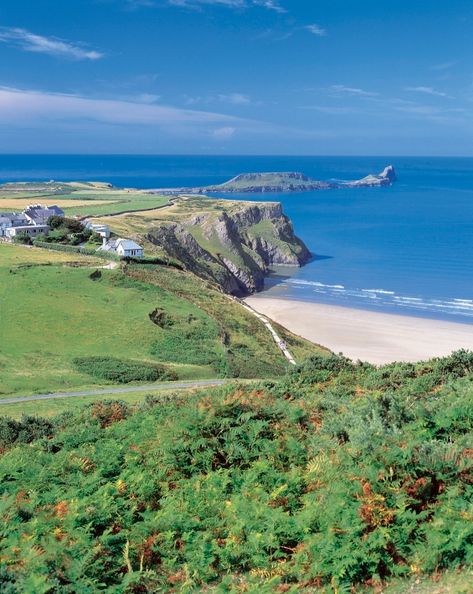 Wales Rhossili Bay, Swansea Bay, Swansea Wales, Beautiful Travel Destinations, Swansea, South Wales, Pretty Pictures, Yorkie, Cool Places To Visit