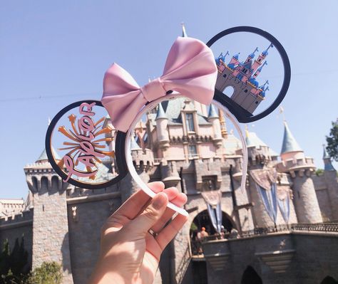 The most magical ears on Earth! Diy Disney Ears, Disneyland Ears, Diy Mickey Ears, Disney Cute, Disney Mouse Ears, Disney Minnie Mouse Ears, Cute Disney Outfits, Disney Headbands, Disney Mickey Ears