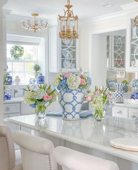 Just Decorate! | Such A Beautiful Kitchen 🤩 Blue And White Living Room, Dream Kitchens Design, Kitchen Island Decor, Blue White Decor, Casa Vintage, Dream House Interior, Blue Decor, White Decor, Dream House Decor