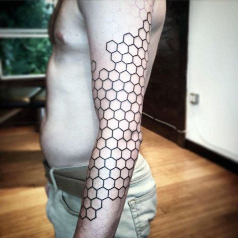 80 Honeycomb Tattoo Designs For Men - Hexagon Ink Ideas Geometric Hexagon Tattoo, Hexagon Tattoo, Honeycomb Tattoo, Mangas Tattoo, Tattoo Sleeve Filler, Design Interior Modern, Sacred Geometry Tattoo, Tattoo Zeichnungen, Omerta Tattoo