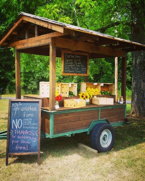 Farm Stand Wagon, Farm Stand Trailer, Trailer Farm Stand, Mobile Farm Stand, Diy Produce Stand, Farm Stand Ideas, Farmstand Ideas, Farmers Market Food, Farm Market Ideas