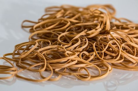 Rubber Bands are Becoming Unbreakable Thanks to Graphene https://futurism.com/rubber-bands-are-becoming-unbreakable-thanks-to-graphene/?utm_campaign=coschedule&utm_source=pinterest&utm_medium=Futurism&utm_content=Rubber%20Bands%20are%20Becoming%20Unbreakable%20Thanks%20to%20Graphene Baby Proof Cabinets, Buttermilk Substitute, Survival Items, Golf Drills, Packers And Movers, Rice Noodles, Rubber Band, Beauty Treatments, Rubber Bands