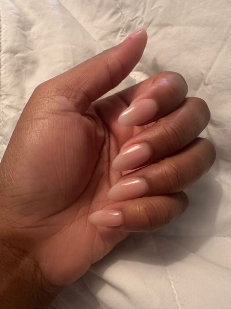 Minimalist Nails On Black Women, Clear Nails Black Women, Natural Almond Nails Black Women, Brown Nails For Brown Skin, Minimalist Nails Brown Skin, Biab Nails Dark Skin, Natural Manicure Black Woman, Nails Not Long, Long Natural Nails Black Woman