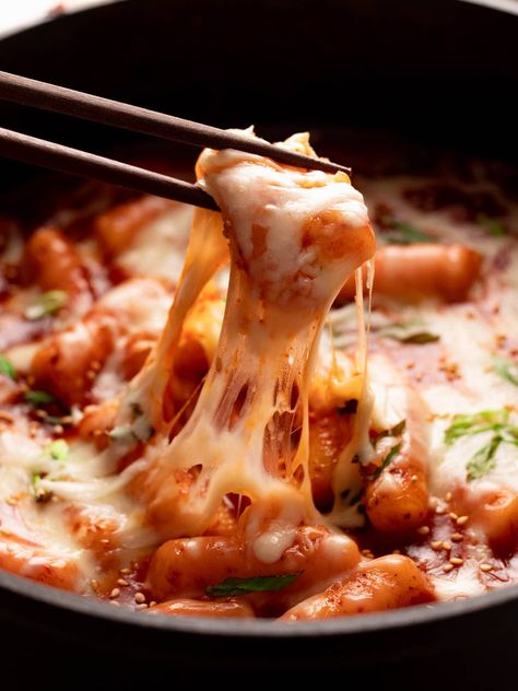 Easy Cheese Tteokbokki (Korean Rice Cake Recipe) | Mikha Eats Easy Tteokbokki Recipe, Korean Tteokbokki Recipe, Korean Rice Cake Recipe, Cheesy Tteokbokki, Easy Tteokbokki, Tteokbokki Recipe Easy, Cheese Tteokbokki, Tteokbokki Recipe, Korean Rice Cake