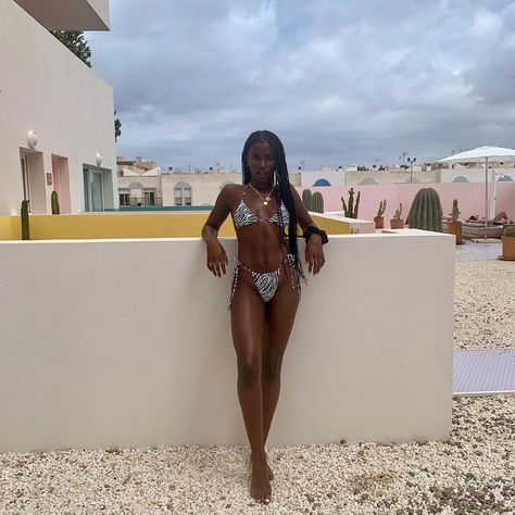 23.5k Likes, 127 Comments - Eva Apio👼🏾 (@evssofficial) on Instagram: “out of office” Swimsuit Edition, Out Of Office, Aesthetic Black, Dark Skin Women, Instagram Models, Black Aesthetic, Summer Aesthetic, Cover Up, On Instagram