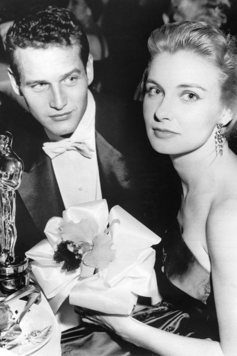 See Paul Newman’s Rolex Watches That Fetched Over $23 Million at Auction Paul Newman Watch, Paul Newman Joanne Woodward, Academy Awards Party, Cool Hand Luke, Ryan O'neal, Joanne Woodward, Amor Real, Oscar Fashion, Sean Penn