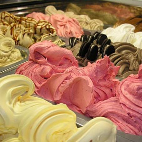 Italian Gelato Recipe, Ice Cream Recipes Machine, Flavored Ice, Gelato Recipe, Ice Cream Shops, Gelato Ice Cream, Ice Cream Maker Recipes, Dessert Aux Fruits, Homemade Ice Cream Recipes