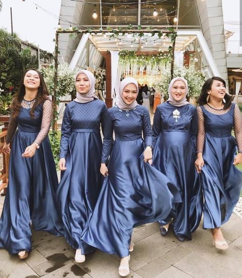 Gaun Bridesmaid Hijab, Baju Bridesmaid Modern Hijab, Hijab Bridesmaid, Bridesmaid Dresses Hijab, Renda Kebaya, Braidsmaid Dresses, Kebaya Modern Dress, Dresses Hijab, Hijab Dress Party