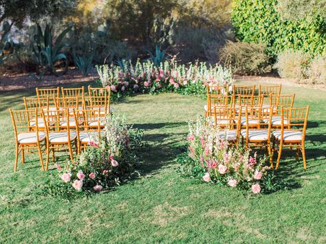 Ceremony floral set up.  Half circle as the alter, and a trail at the end of the aisle Equestrian Wedding, Urban Wedding Venue, Wedding Venue Inspiration, Wedding Ceremony Flowers, Ceremony Inspiration, Space Wedding, Urban Wedding, Ceremony Flowers, Wedding Officiant