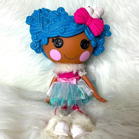 Mittens Fluff n’ stuff lalaloopsy doll. Mittens Fluff N Stuff, Lalaloopsy Dolls, Doll Accessories, Blue Hair, Doll Toys, Kids Toys, Dolls, Plus Fashion, Fashion Design