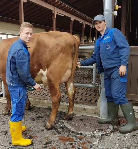 Farm Vet, Black Wellies, Northern Germany, Farm Boys, Bear Men, 22 Years Old, Boys Boots, Rubber Boots, Rain Boots