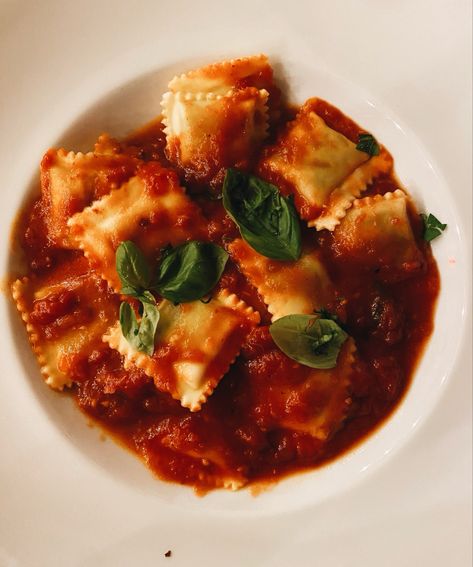 Italian Food Astethic, Ravioli Aesthetic, Healthy Food Motivation, Food O, Food Is Fuel, Food Obsession, Beautiful Food, Interesting Food Recipes, Ravioli