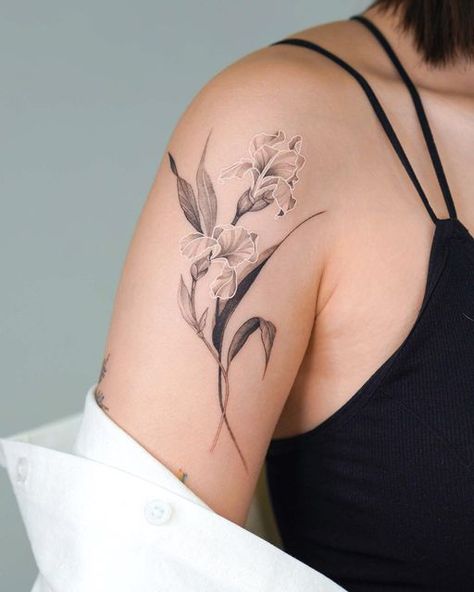 White Flower Tattoos, Iris Flower Tattoo, Black And White Flower Tattoo, Drum Tattoo, Lily Flower Tattoos, Iris Tattoo, Embroidery Tattoo, Beautiful Tattoos For Women, Floral Tattoos