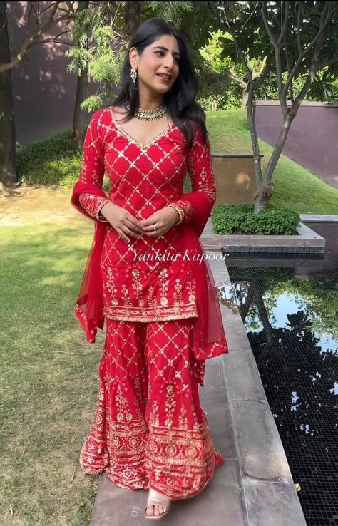 Pakistani Dresses Formal, Banarasi Suit Designs, Red Sharara Suit, Pakistani Sharara Suit, Red Sharara, Pakistani Sharara, Sabyasachi Lehenga, Full Sleeve Top, Designer Punjabi Suits