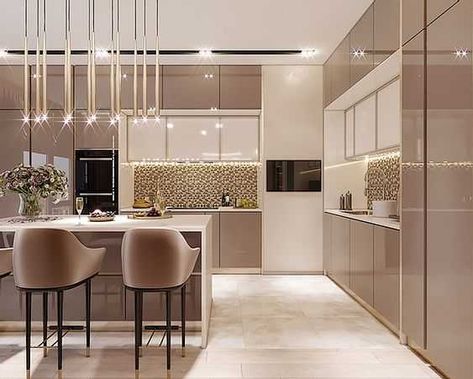 Inspiring Projects Of Beige Kitchens You'll Love Immediately Glossy Kitchen, Desain Pantry, Modern Kitchen Cabinet Design, Beige Kitchen, Modern Kitchen Interiors, Kitchen Interior Design Decor, Kitchen Interior Design Modern, Elegant Kitchens, House Design Kitchen