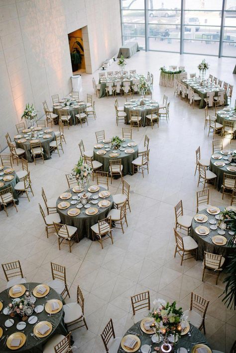 Wedding Table Layouts, Event Planning Guide, Wedding Top Table, Reception Layout, Emerald Green Weddings, Reception Seating, Wedding Table Plan, Seating Plan Wedding, Space Wedding