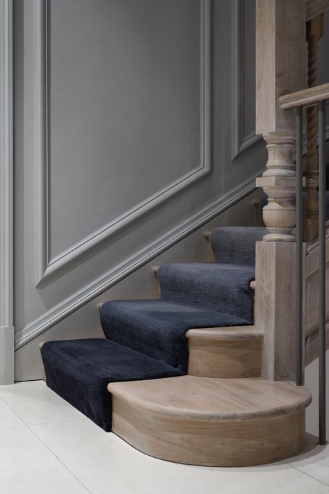 Dark Staircase, Wool Stair Runner, Carpet Staircase, Interior Stairs, House Stairs, Stair Runner Carpet, Carpet Stairs, Stair Runner, Office Interior