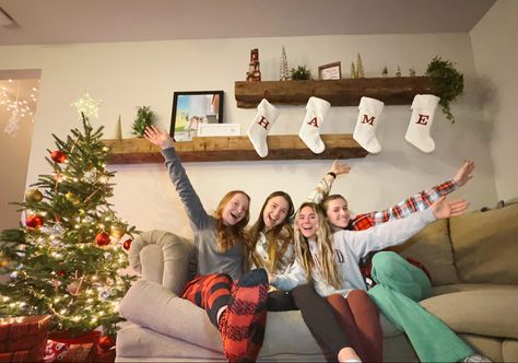 Apartment decor roommates friends christmas picture poses card Roommate Pictures, Friend Christmas, Christmas Pictures, Picture Poses, Apartment Decor, Christmas Cards, Christmas