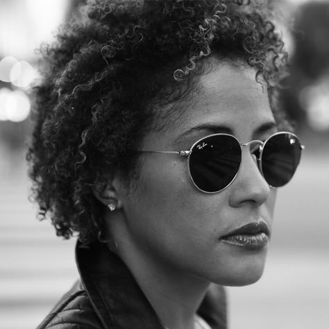 NYLON: Beyoncé's Drummer, Kimberly Thompson, Is Our New Fav Badass Kimberly Thompson, Drum Rudiments, Drums Wallpaper, Female Drummer, Drum Sheet Music, Drum Lessons, How To Play Drums, Black Women Art, Round Sunglass Women