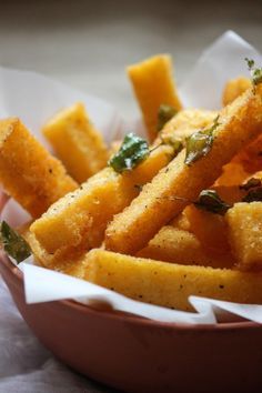 Polenta chips, gluten free sides, the life harvest, food blog, gluten free appetizers, polenta, fried polenta, crispy chips, crispy polenta Polenta Dinner Recipes, Polenta Dinner, Polenta Chips, Polenta Frita, Rice Sides, Polenta Fries, How To Cook Polenta, Crispy Chips, Polenta Recipes