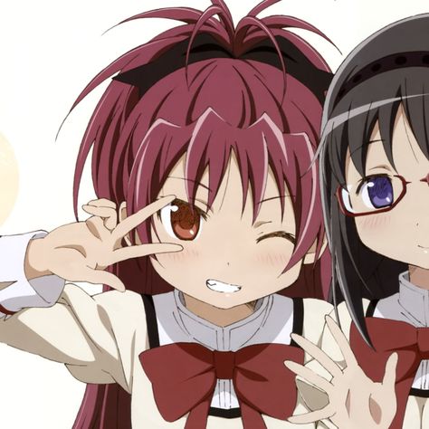 official art of homura and kyoko #madokamagica #homuraakemi #kyokosakura #matching #icon Kyoko Sakura, Mahō Shōjo Madoka Magica, Mahō Shōjo, Puella Magi, Puella Magi Madoka Magica, Madoka Magica, Girls In Love, Guys And Girls, Japanese Anime