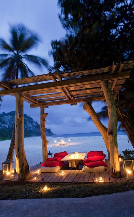 Africa | The List of Most Romantic Summer Getaways for an Unforgettable Time جزر المالديف, The Beach At Night, Beach Dinner, Candlelight Dinner, Romantic Candlelight, Beach At Night, Candle Light Dinner, Romantic Places, Dream Destinations