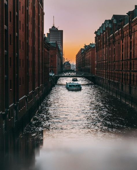 ❌ Ever been on a boat trip in Hamburg? ☺️ ⁣ .⁣ Little snapshot of the warehouse district and two cute boats who drive through the harbor… Warehouse District, Lockwood And Co, Urban Road, Industrial Architecture, Boat Trip, On A Boat, Drive Through, Boat Trips, New York Skyline