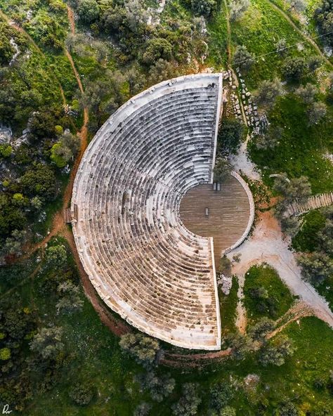 Outdoor Theater Architecture, Desert City Map, Greek Amphitheater, Ancient Theater, Arch Plan, Greek Church, Drama Education, Land Design, Theatre Art