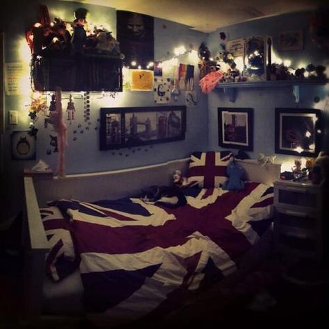 Music Bedroom, Tumblr Bedroom, College Dorms, Tumblr Rooms, Cute Bedroom Ideas, Room Goals, Indie Room, Cute Room Ideas