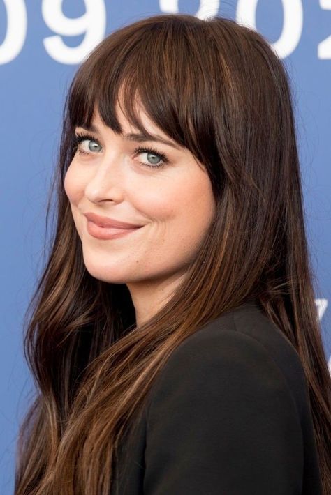 Dakota Johnson Persuasion Hair, Dakota Johnson Persuasion, Long Face Hairstyles, Long Hair With Bangs, Favorite Hairstyles, Hair Inspo Color, Dakota Johnson, Hair Color Trends, Brunette Hair