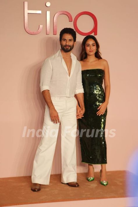 Shahid Kapoor and Mira Rajput Kapoor snapped at TIRA flagship store launch Shahid Kapoor And Mira Rajput, Celebrity Couple, Web Software, Mira Rajput, New Television, Shahid Kapoor, Celebrity News Gossip, Sony Tv, Celebration Gif