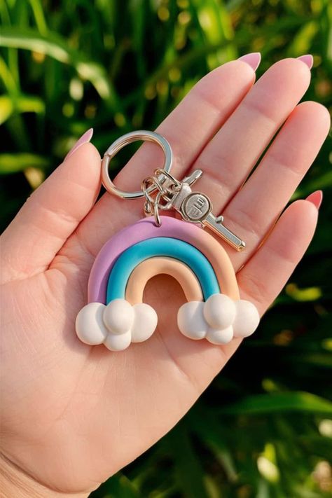 Air Soft Clay Ideas, New Clay Ideas, Cute Keychain With Clay, Air Dry Polymer Clay Ideas, Craft With Clay Ideas, Air Dry Clay Art Projects Easy, Clay Keyrings Diy, Cute Clay Stuff To Make, Clay Easy Crafts