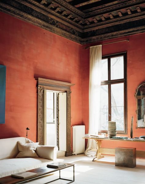 ITALIAN STYLE INTERIORS | 10 top ideas to steal from Italian homes Italian Style Interior, Rustic Italian Decor, Italian Style Home, Interior Design Blogs, Italian Bedroom, Rustic Home Interiors, Italian Interior Design, Tuscan Design, Italian Interior