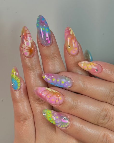 💫 BLOOMIN’ COLOURS 🌈 Gel extensions have left the chat. This set was done on her natural nails. My client didn’t actually know what design she wanted but she knew she wanted colourful so this was what we came up with. It’s been a while since I did a blooming gel set so I’m OBSESSED with how this turned out! 😍🌈🦄✨💖 ✨structured efile + level 4nail art 🌈custom press ons available through dm or Etsy link in bio 🦄book an appointment via link in bio #nailsofinstagram #nailsnailsnails #nails2i... Rainbow Blooming Gel Nails, Bloom Gel Nails, Blooming Gel Designs, Pretty Fingernails, Blooming Gel Nails, Blooming Gel Nail Art, Diy Gel Nails, Gel Nail Tutorial, Bday Nails