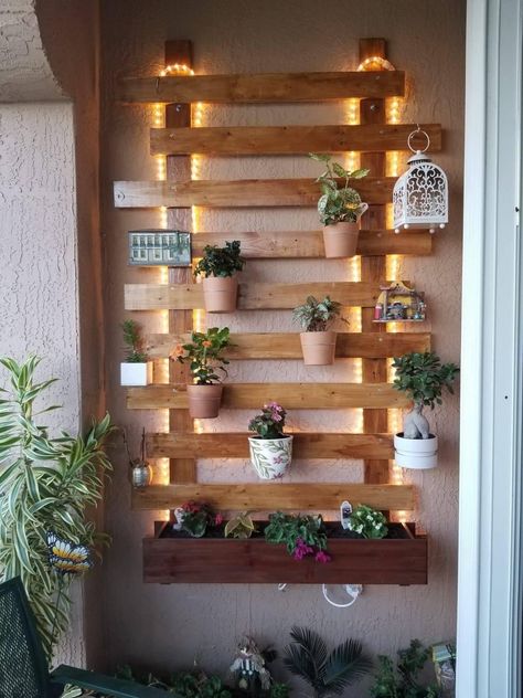 Nursery Nook, Composting At Home, Pallet Planter, Small Woodworking Projects, Bible Crafts For Kids, Recycled Pallet, Pallet Shelves, Pallet Wall, Classy Decor