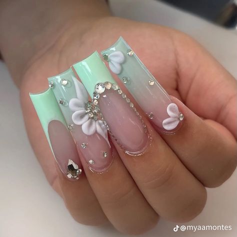 Nails Art Simple, Nail Art 2022, Design Nails Art, Nail Art Aesthetic, Nail Art 2023, Maroon Nail, Nail Art For Short Nails, Art For Short Nails, Quince Nails