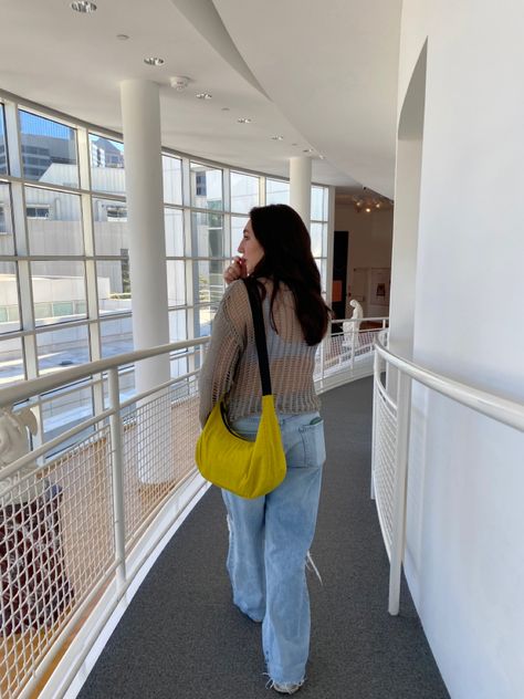 baggu bag, sweater, and jeans worn for a day to an art museum Baggu Crescent Bag Outfit Aesthetic, Baggu Bag Aesthetic, Baggu Bag Outfit, Baggu Crescent Bag Outfit, Rachel Fashion, Baggu Bag, Shoulder Bag Outfit, Pretty Tote Bags, Baguette Bags