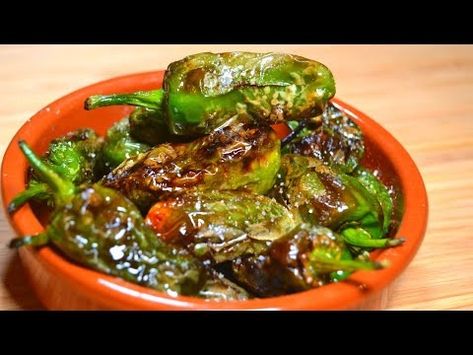 How to cook Spanish Padron Peppers (Easy Tapas) - YouTube Easy Tapas, Padron Peppers, Cooking Healthy, Healthy Meals To Cook, How To Cook, Healthy Meals, Yummy Recipes, Healthy Cooking, Easy Recipe