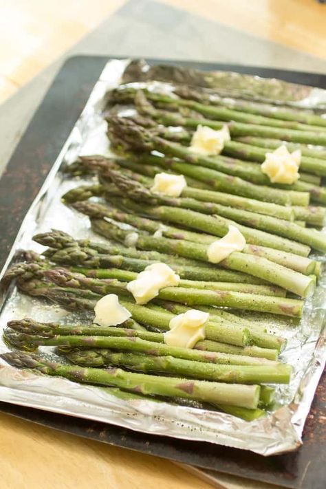 How To Grill Asparagus, Grill Asparagus, Sides Veggies, Wood Pellet Grill Recipes, Recipes Grilling, Traeger Grill Recipes, Recipes Sides, Grilled Asparagus Recipes, Asparagus Recipes Baked